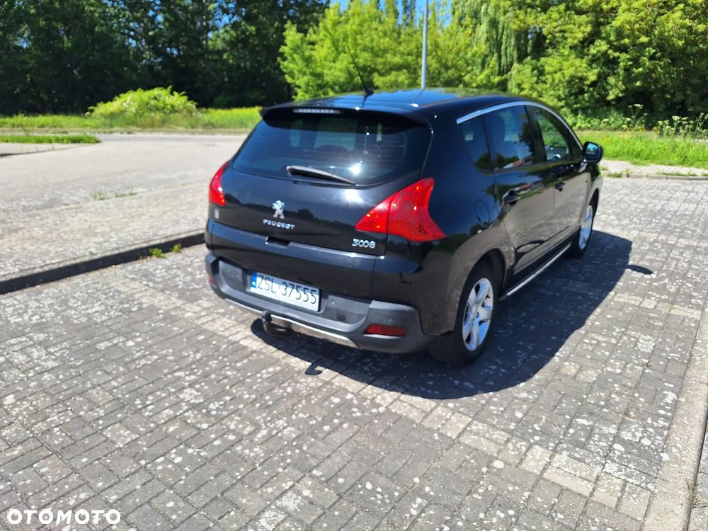 Peugeot 3008 Hybrid4 - 4
