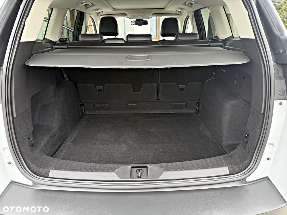 Ford Kuga 2.0 TDCi 2x4 Titanium - 32