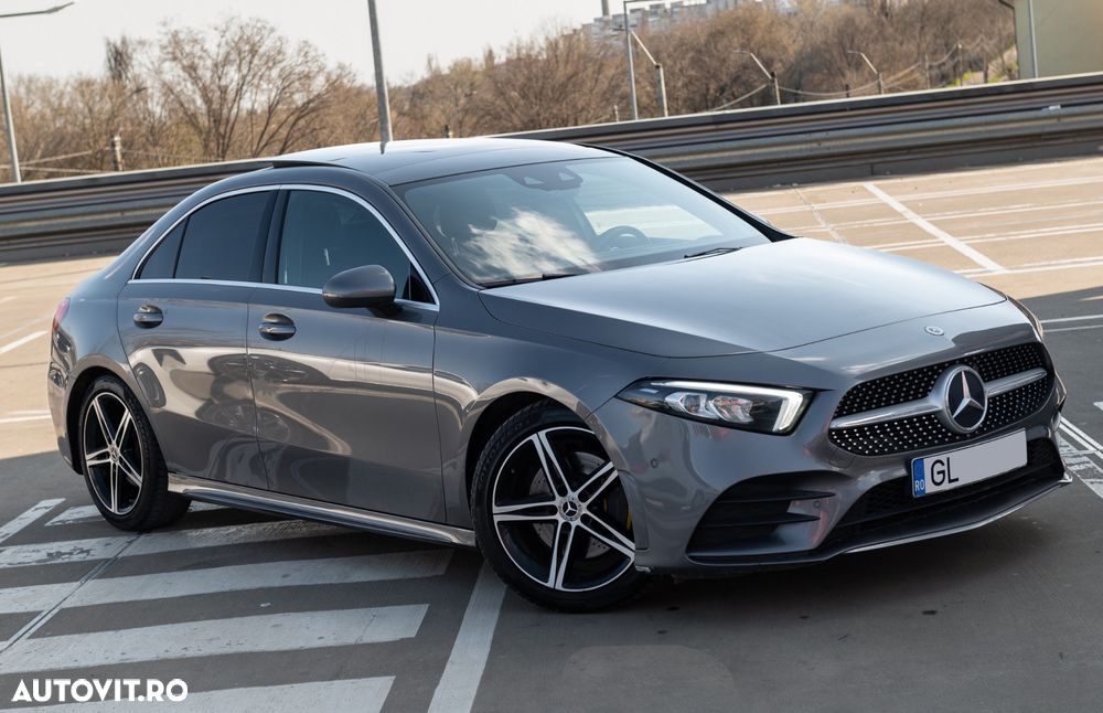 Mercedes-Benz A 220 4Matic 7G-DCT AMG Line - 3