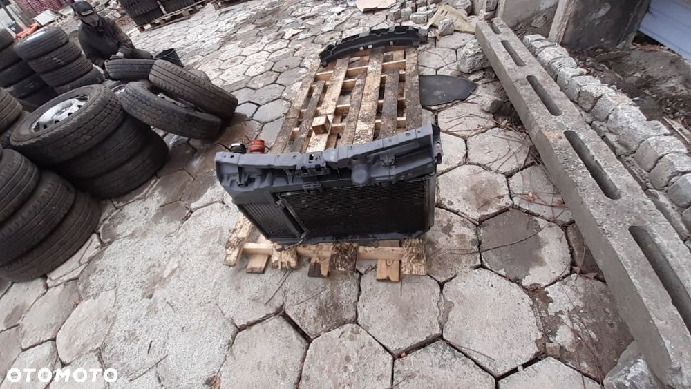 Pas przod Peugot 2008 - 1