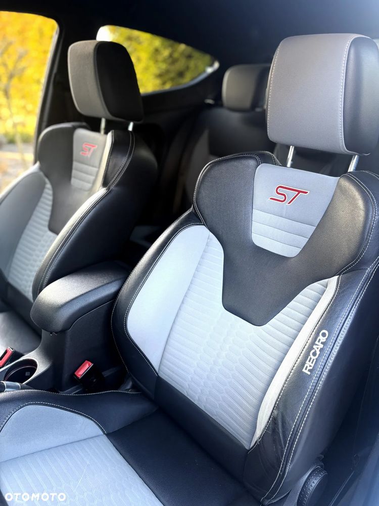 Ford Fiesta 1.6 EcoBoost mit Leder-Sport-Paket ST - 14