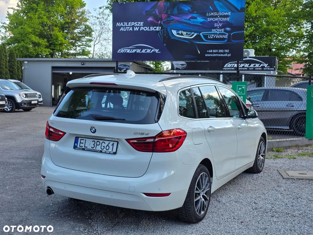 BMW Seria 2 218d - 8