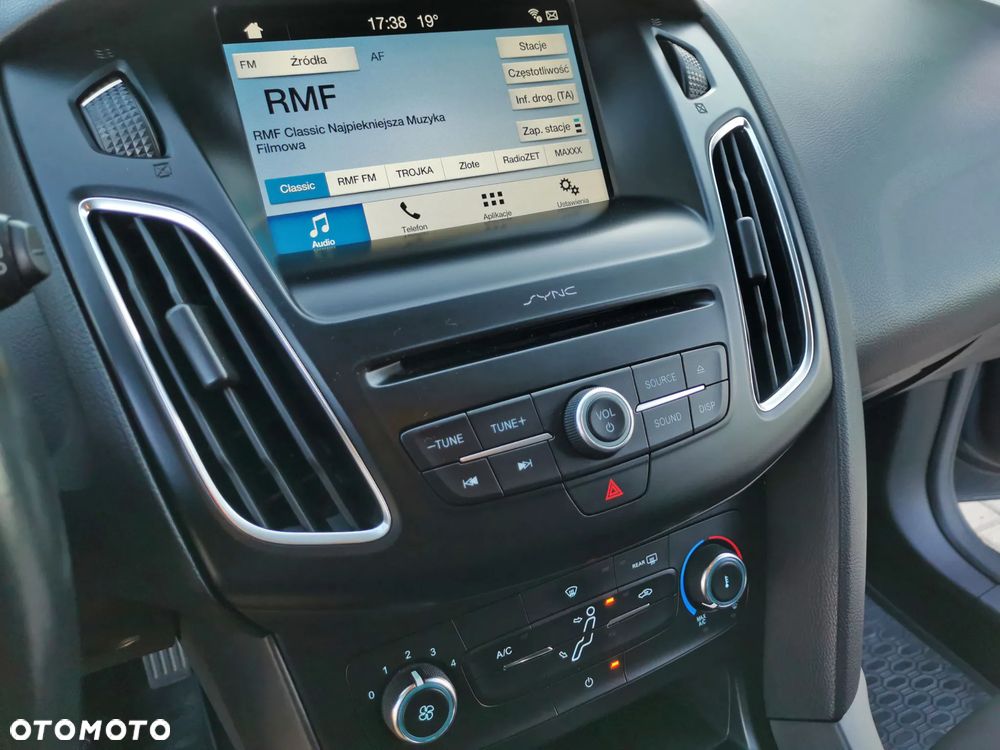 Ford Focus 1.5 TDCi SYNC Edition - 13