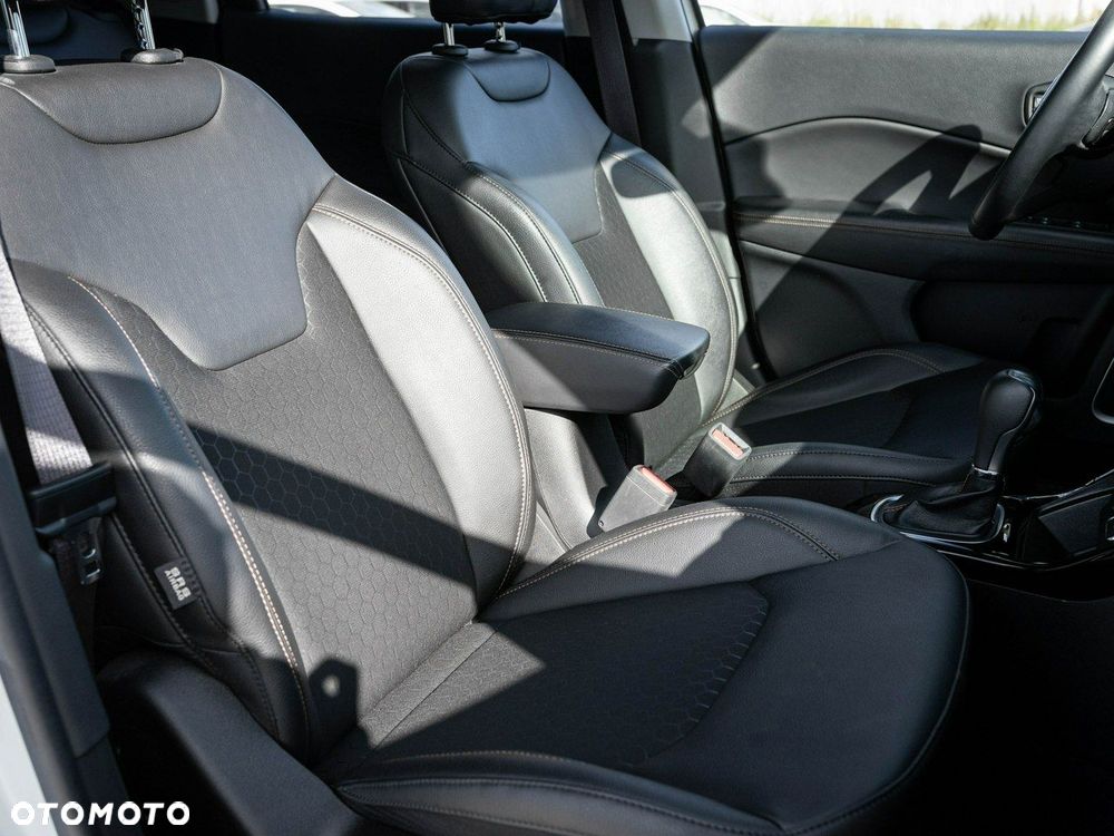 Jeep Compass 1.3 TMair Limited FWD S&S DDCT - 31