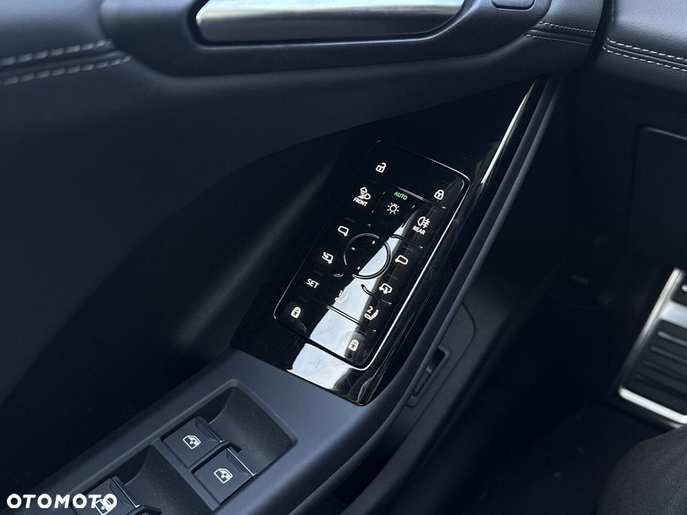 Audi Q6 e-tron - 13