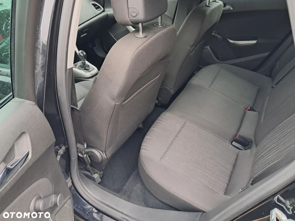 Opel Astra 1.4 Turbo Design Edition - 9