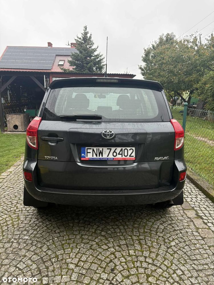 Toyota RAV4 - 6