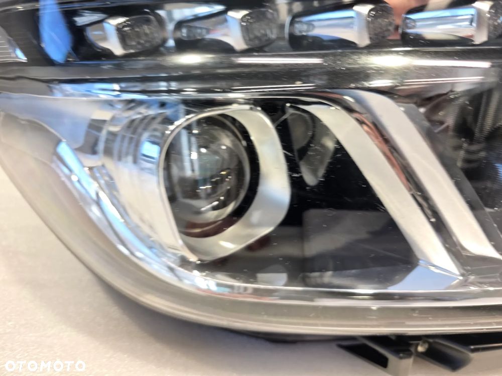 SSANGYONG KORANDO TURISMO 18- PRAWA LAMPA PRZEDNIA PRZÓD LED , NR 1011-500600 / 8310221720 , NR AUKCJI LPP229 - 4