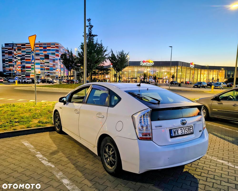 Toyota Prius 1.8 HSD Active - 3