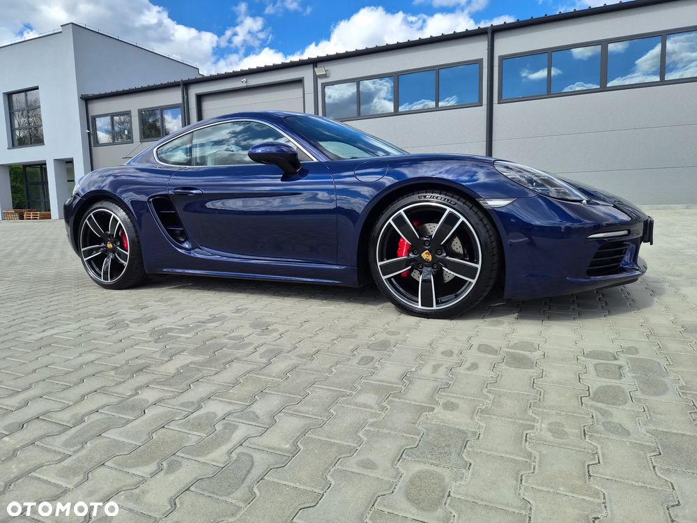 Porsche 718 Cayman
