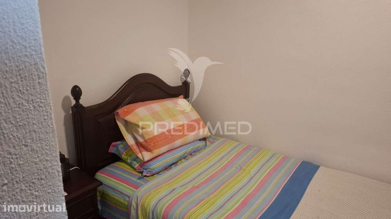 Moradia T2 térrea recuperada na vila de Alpiarça, Santarém - Grande imagem: 4/12