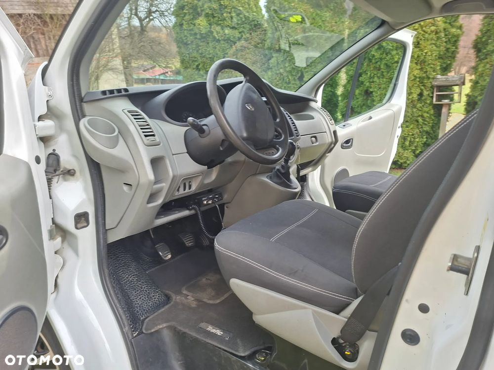 Renault Trafic - 12