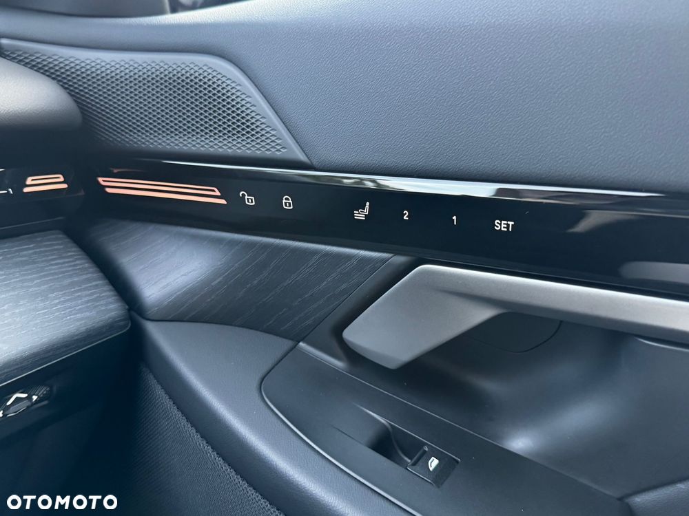 BMW Seria 5 520i mHEV - 8