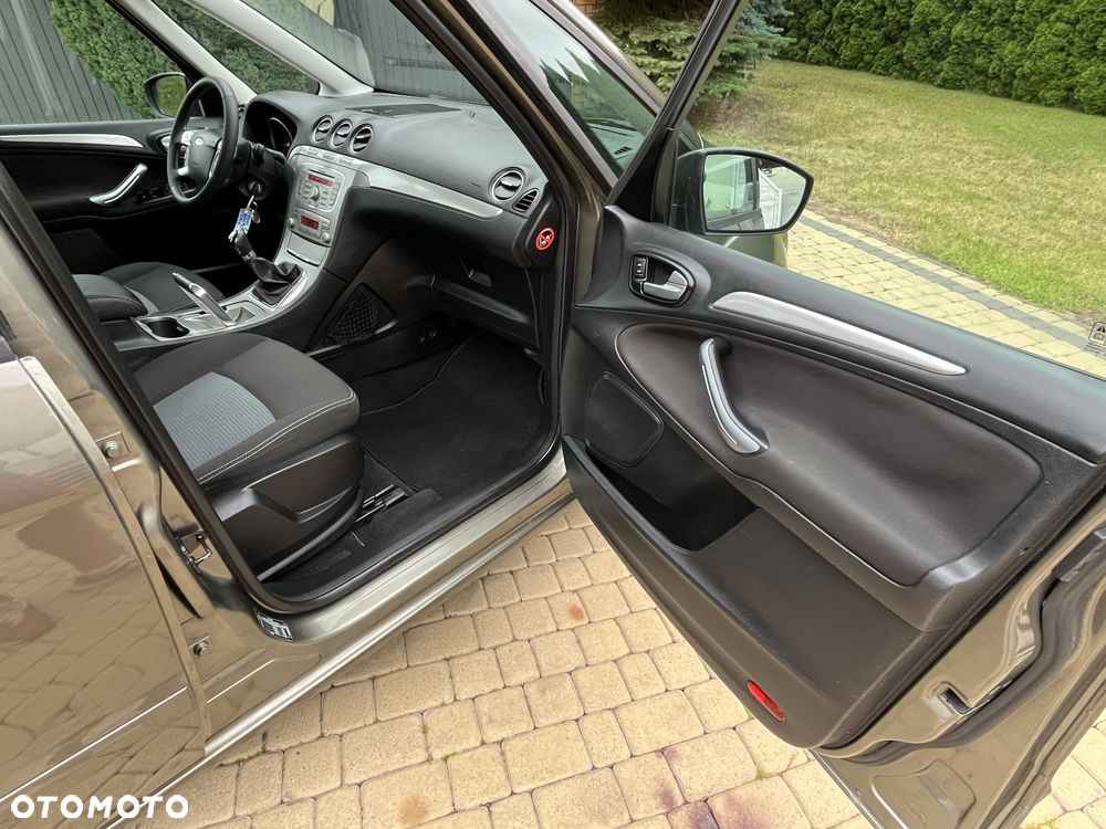 Ford Galaxy 2.0 Champions Edition - 15