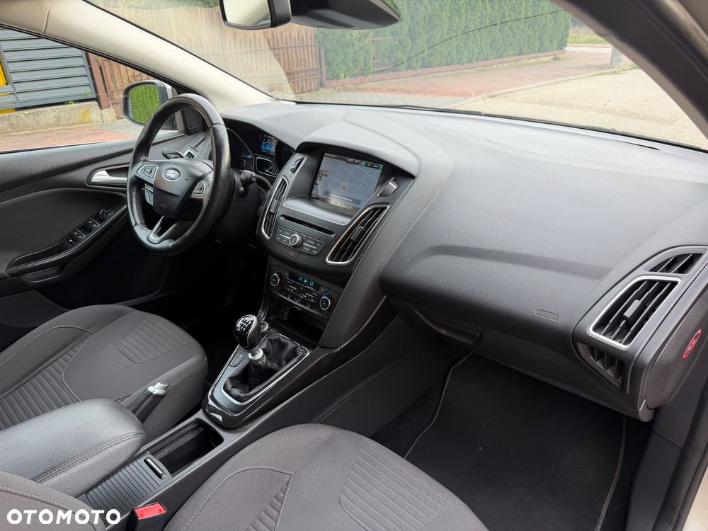 Ford Focus 2.0 TDCi DPF Start-Stopp-System Titanium - 37