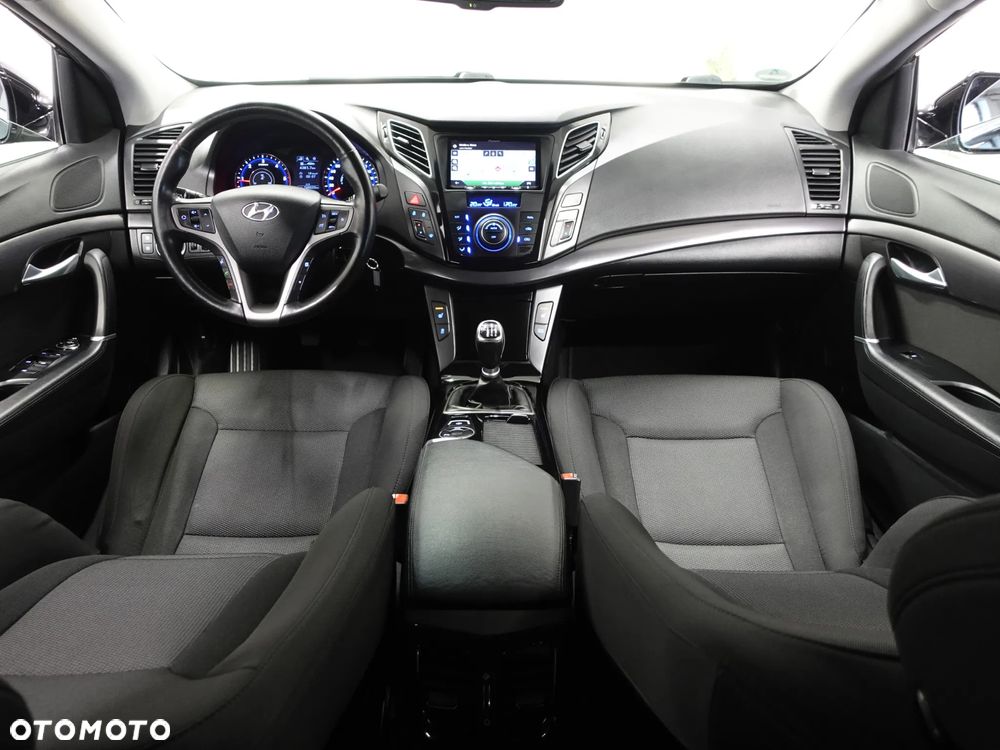 Hyundai i40 Kombi blue 1.7 CRDi Trend - 29