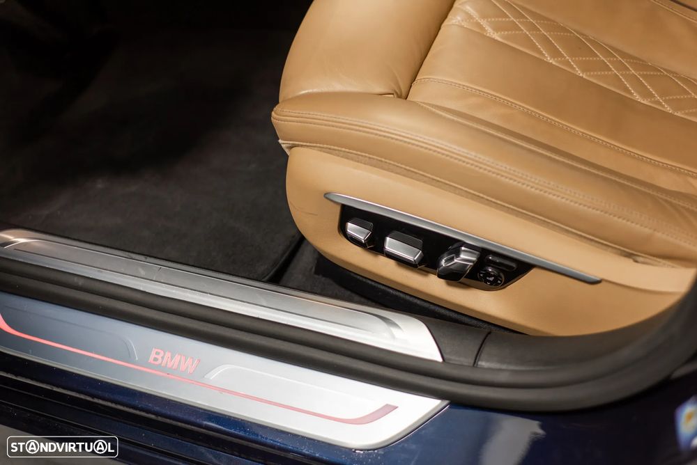 BMW 740 d xDrive Pack M - 29