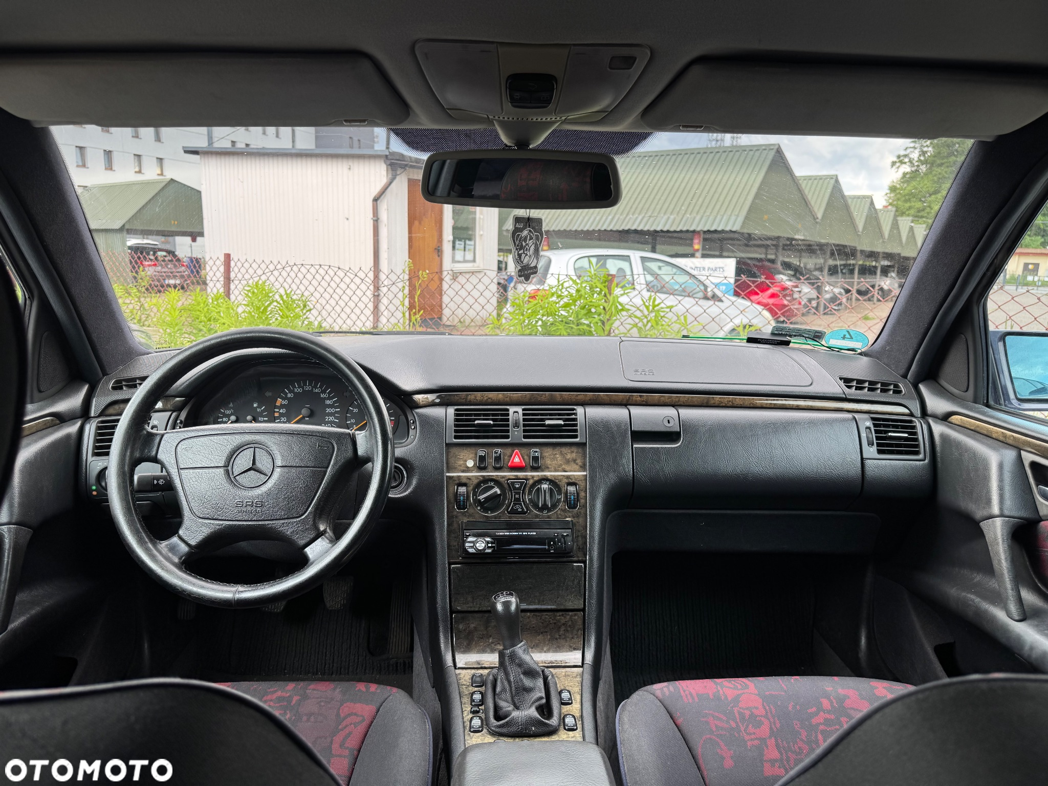 Mercedes-Benz Klasa E 200 Avantgarde - 35