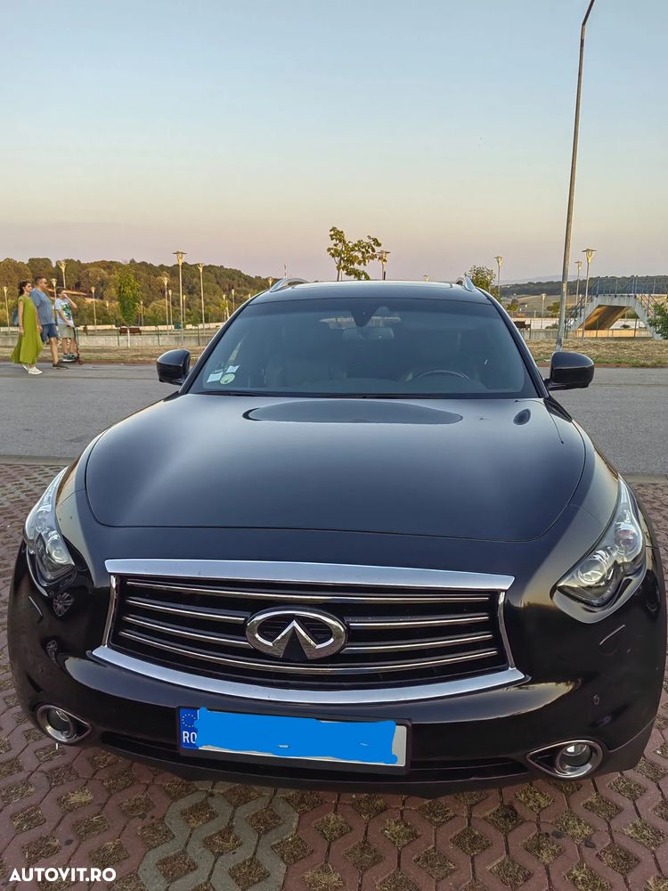 Infiniti Q70 - 14