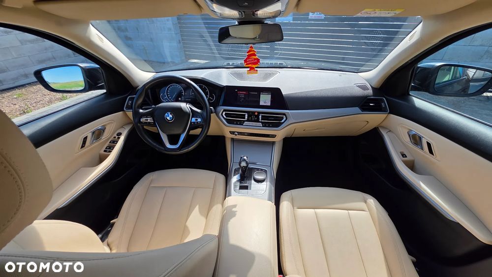 BMW Seria 3 318d Sport Line Shadow - 15