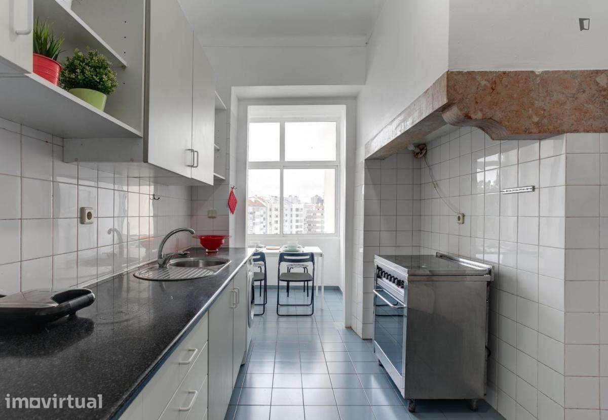 Quarto - localizado em Sete Rios Lisbon - Grande imagem: 3/14