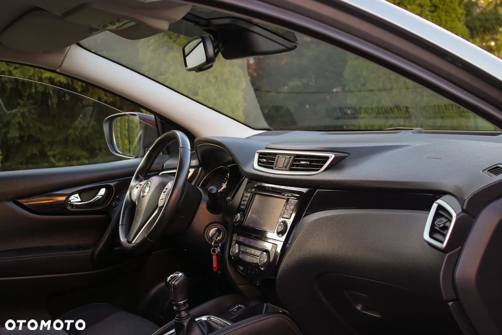 Nissan Qashqai 1.5 dCi TEKNA - 23