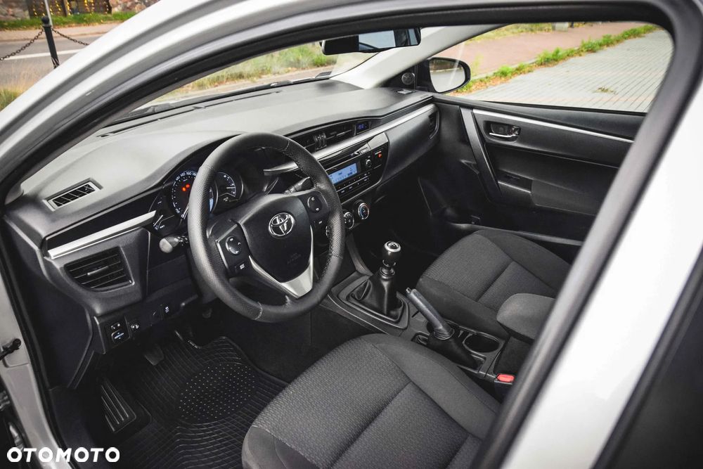 Toyota Corolla - 15