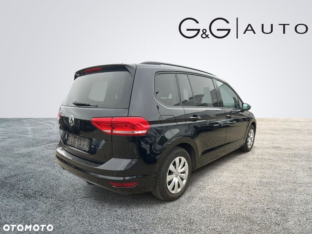 Volkswagen Touran - 4