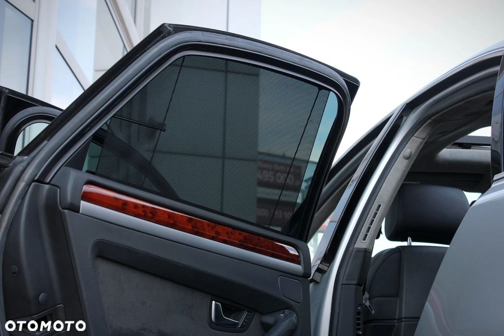 Audi A8 W12 quattro - 12