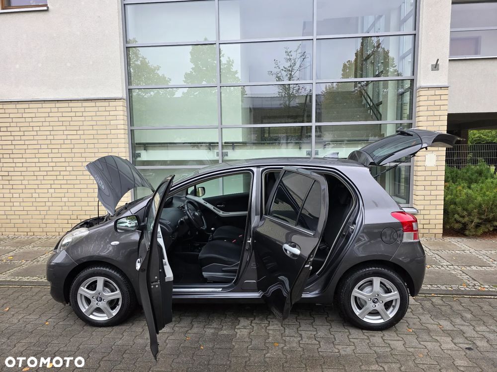 Toyota Yaris - 10