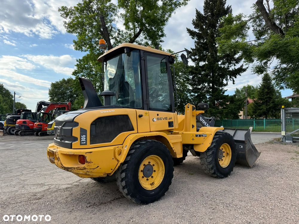 Volvo L 30 G - 6