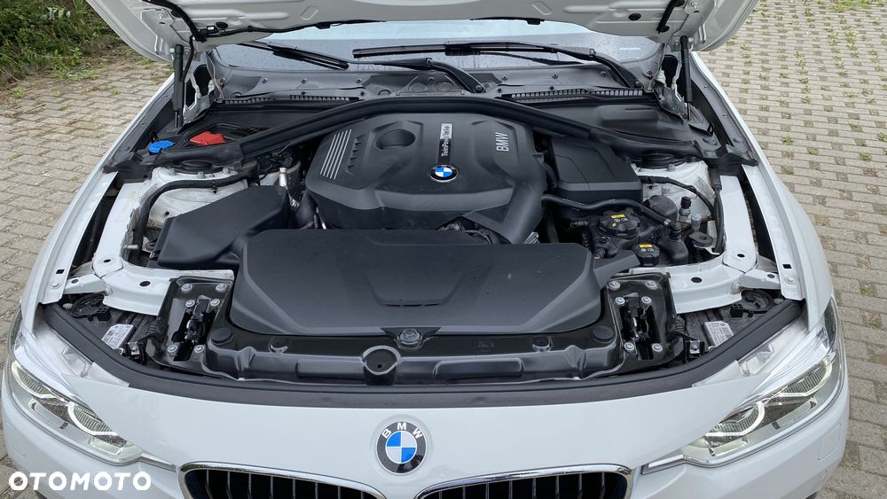 BMW Seria 3 330i GPF xDrive Sport Line Sport - 39