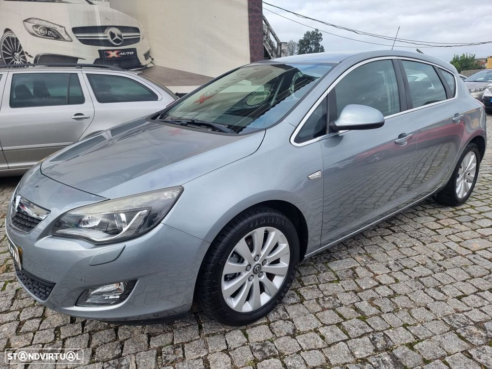 Opel Astra 2.0 CDTi Cosmo - 1
