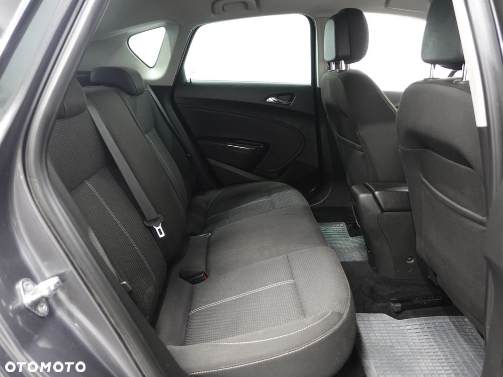 Opel Astra 1.4 Turbo Edition - 24