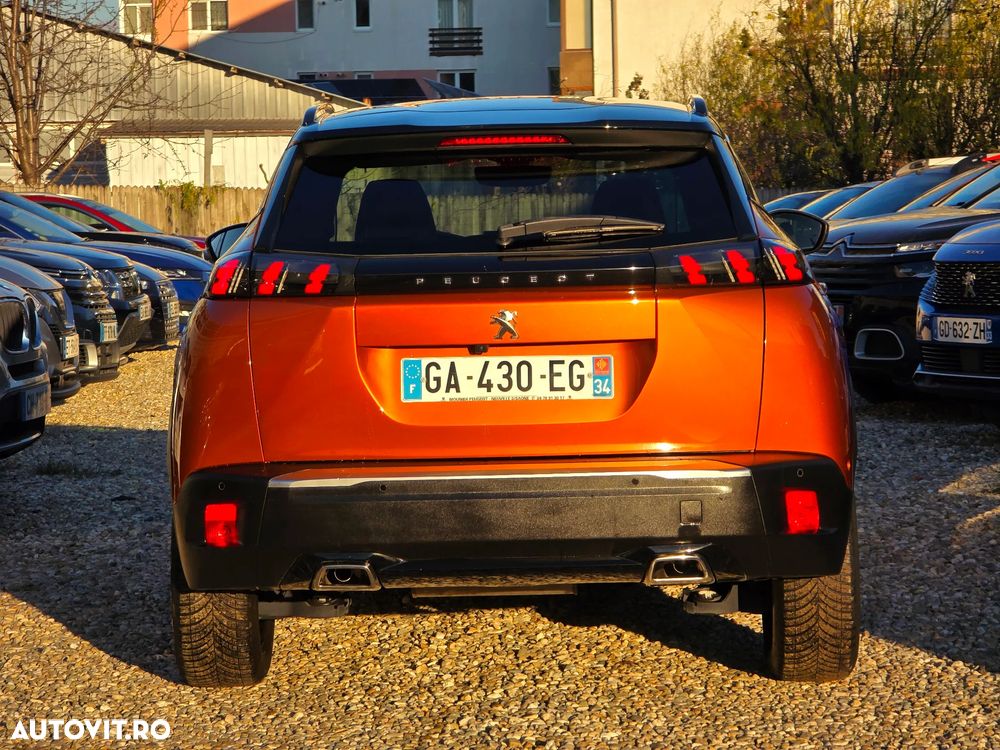 Peugeot 2008 PureTech 130 EAT8 GT Pack - 11