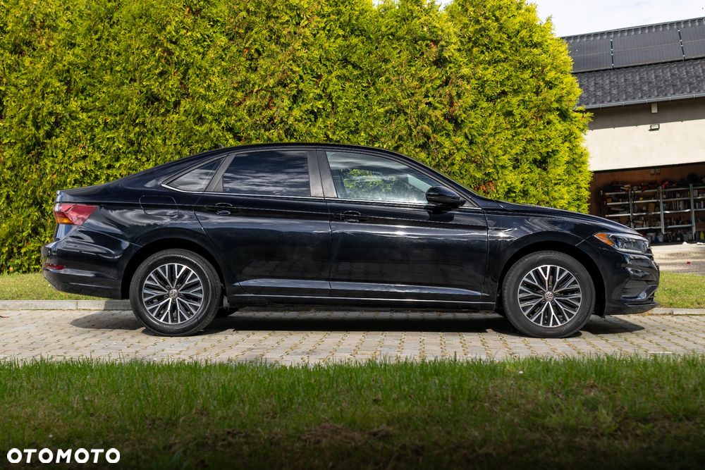 Volkswagen Jetta - 5