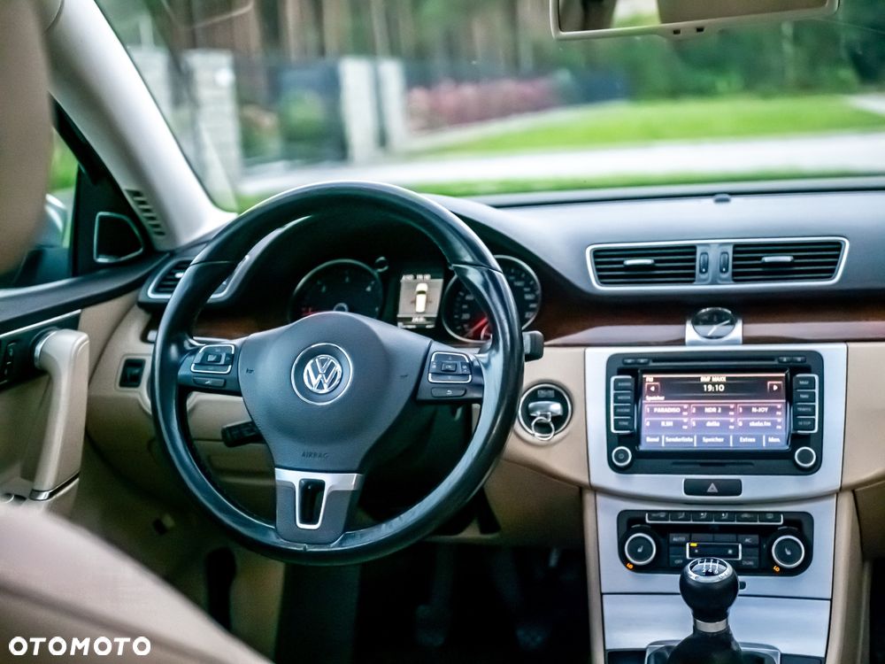 Volkswagen Passat 2.0 TDI DPF Highline - 2