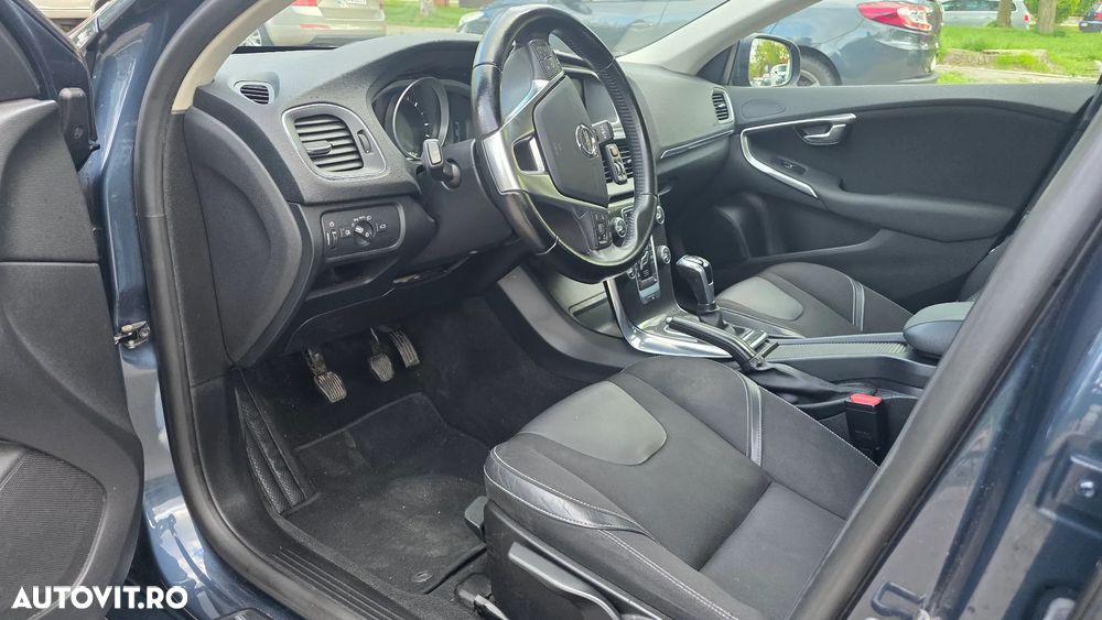 Volvo V40 D2 Kinetic - 9