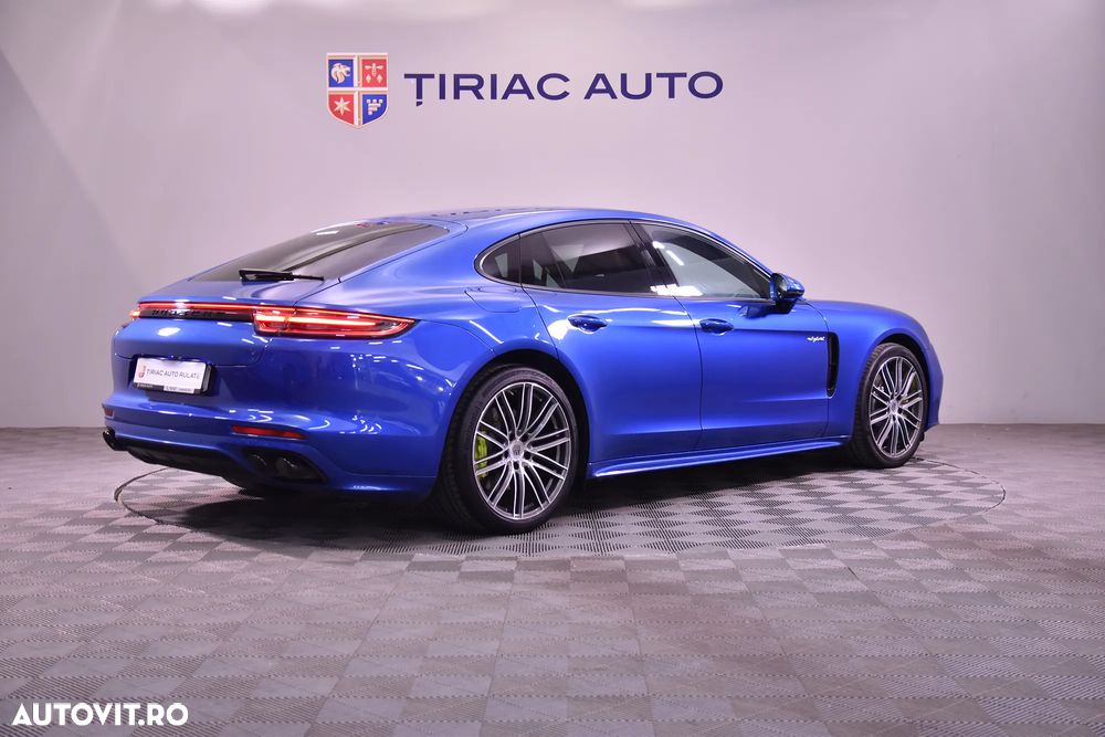 Porsche Panamera 4 E-Hybrid - 5
