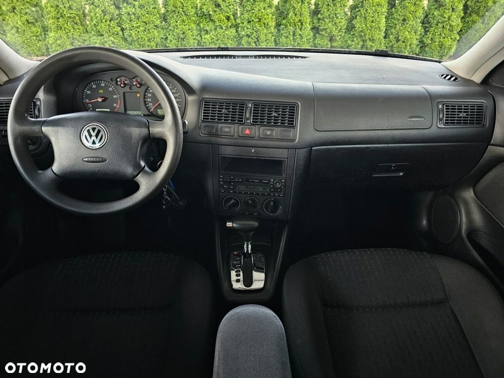 Volkswagen Golf - 18
