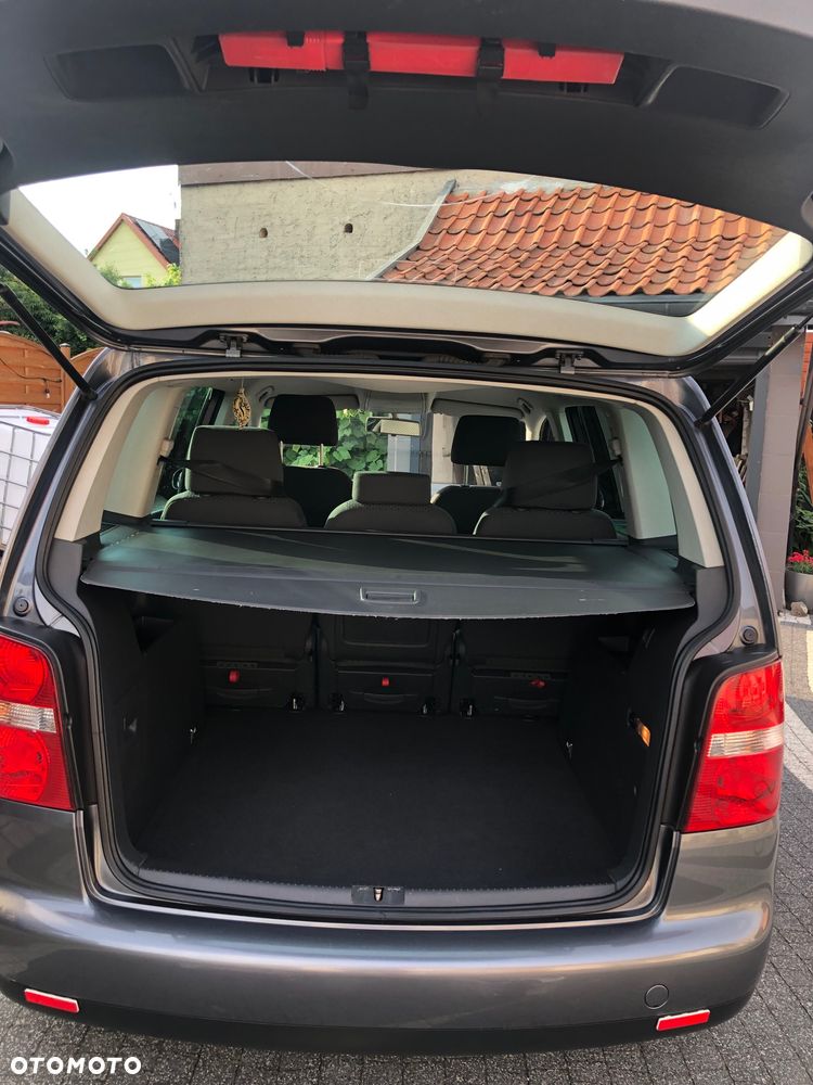 Volkswagen Touran 1.9 TDI DPF Conceptline - 8