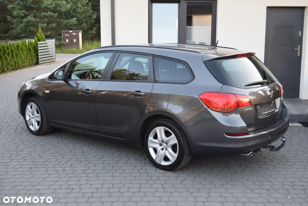 Opel Astra 1.4 Turbo - 4