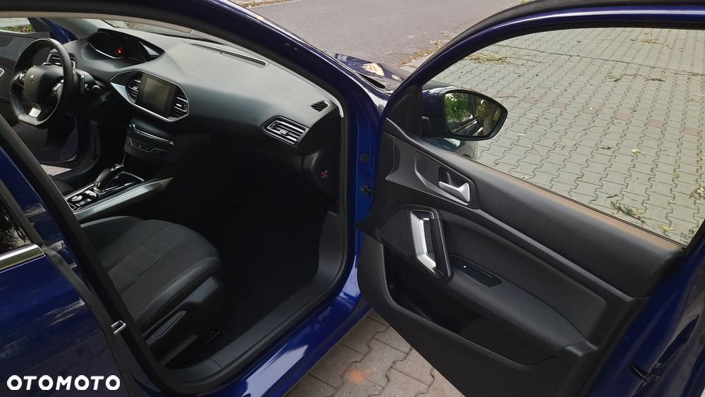 Peugeot 308 1.5 BlueHDi Active Pack Business S&S EAT8 - 33