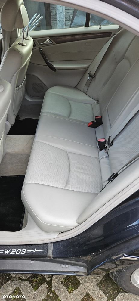 Mercedes-Benz Klasa C - 16