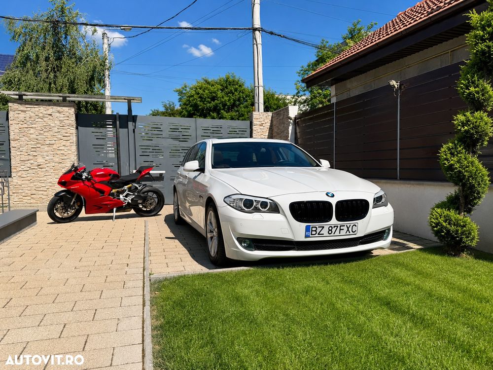 BMW Seria 5 520d Aut. Modern Line - 2