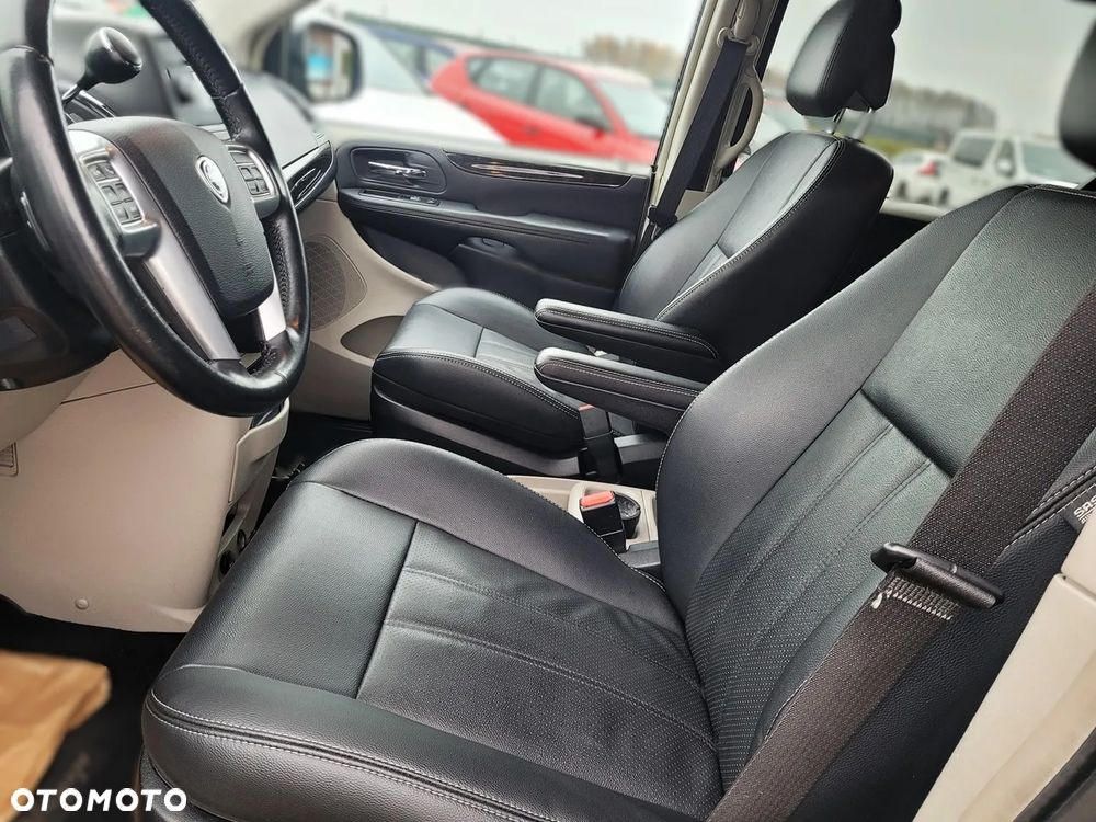 Lancia Voyager 2.8CRD Gold - 8
