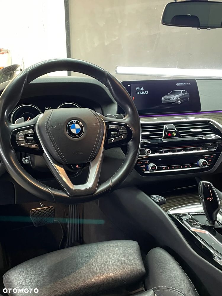 BMW Seria 5 540i xDrive Sport Line - 13