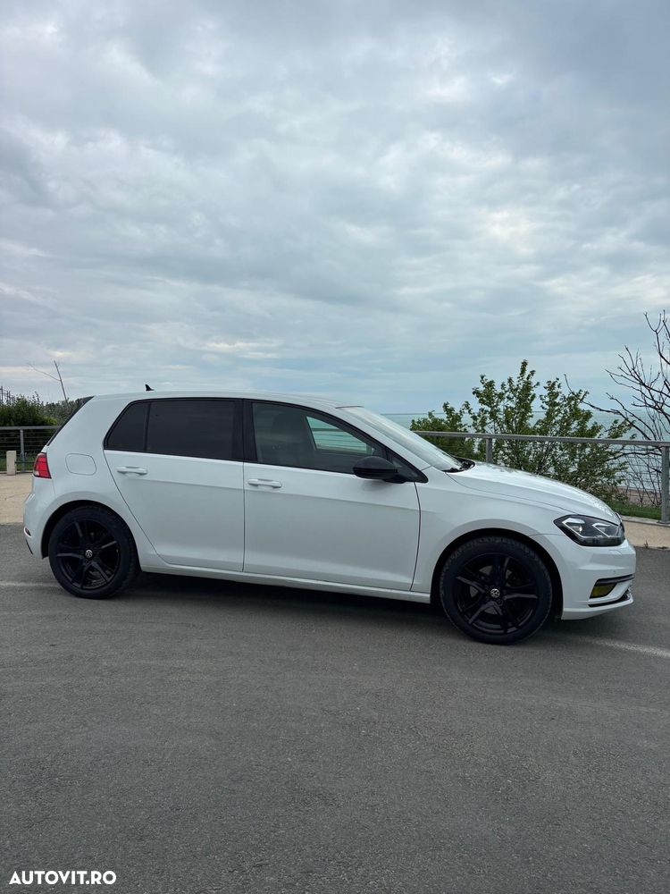 Volkswagen Golf - 11