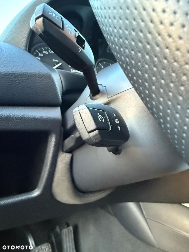 BMW Seria 1 120d DPF - 16