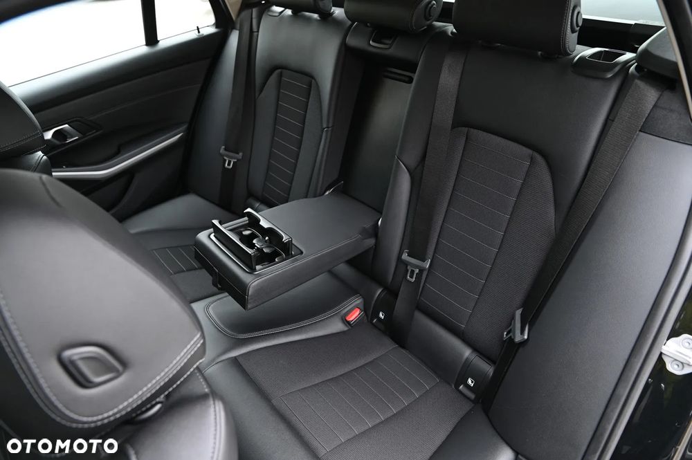 BMW Seria 3 - 27